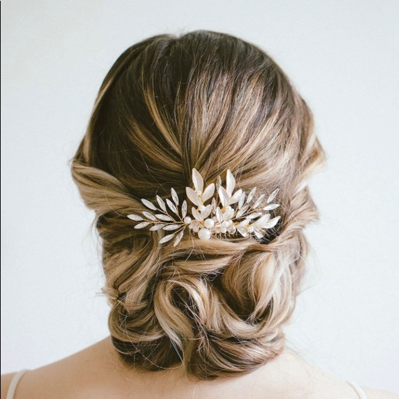 Bridal hairpiece hair comb - special occasion - pearls, crystals, silver leaves - Picture 1 of 5